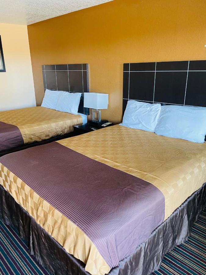Sona Inn Dilley Kültér fotó
