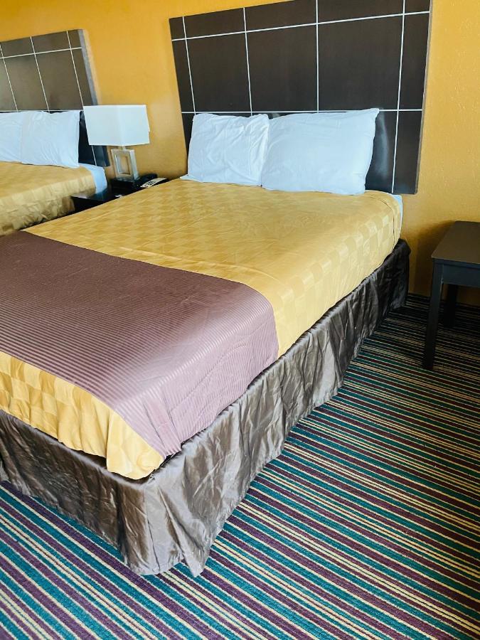 Sona Inn Dilley Kültér fotó